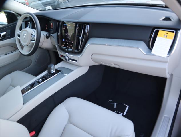 2025 Volvo XC60 Plug-In Hybrid T8 Plus