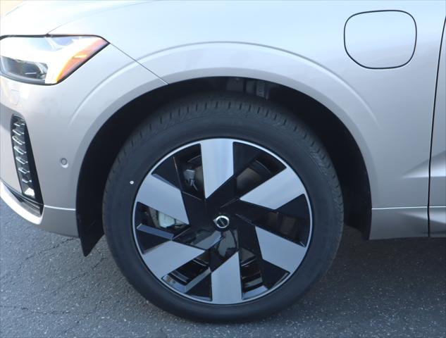2025 Volvo XC60 Plug-In Hybrid T8 Plus