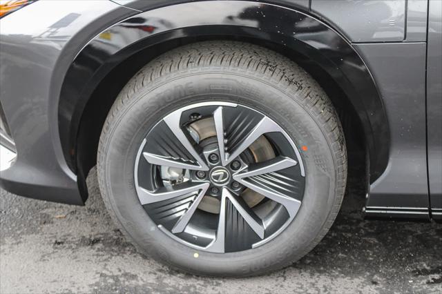 2025 Lexus 300 Premium