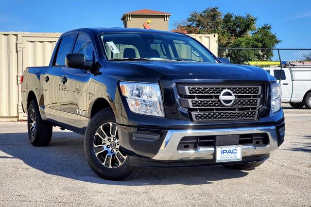 2023 Nissan TITAN Crew Cab SV 4x2