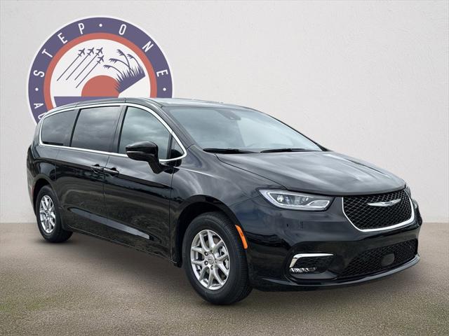 2025 Chrysler Pacifica PACIFICA SELECT