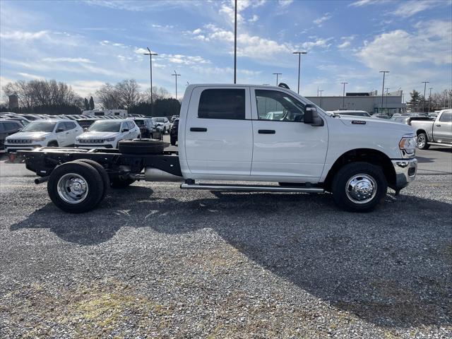 2024 RAM Ram 3500 Chassis Cab RAM 3500 TRADESMAN CREW CAB CHASSIS 4X4 60 CA 2024 RAM Ram 3500 Chassis Cab RAM 3500 TRADESMAN CREW CAB CHASSIS 4X4 60 CA