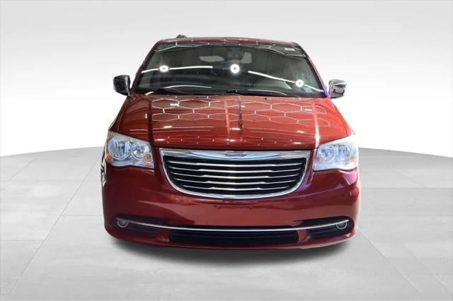 2014 Chrysler Town and Country Touring-L