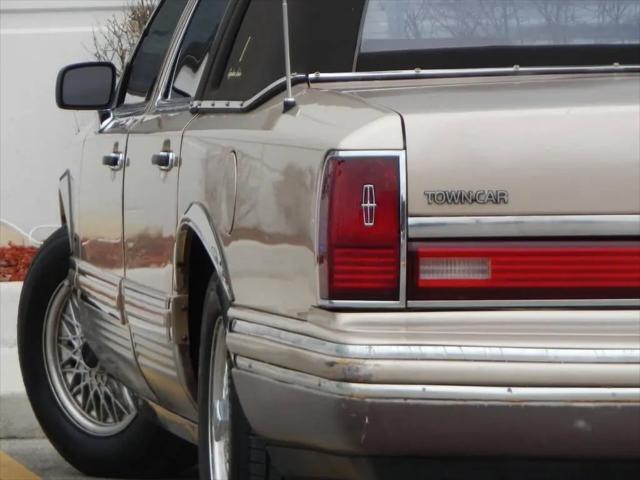 1992 Lincoln Town Car Signature for sale in Melrose Park, IL