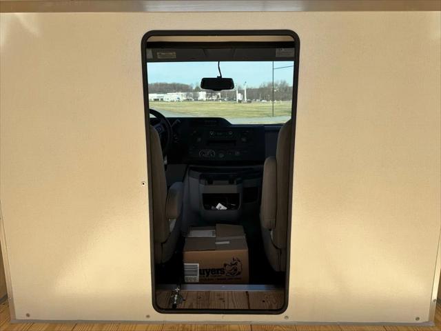 2025 Ford E-350 Cutaway E-Series Cutaway