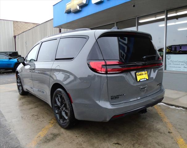 2023 Chrysler Pacifica Limited AWD