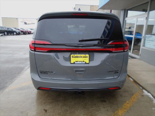 2023 Chrysler Pacifica Limited AWD