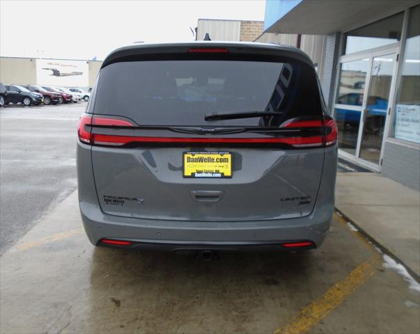 2023 Chrysler Pacifica Limited AWD