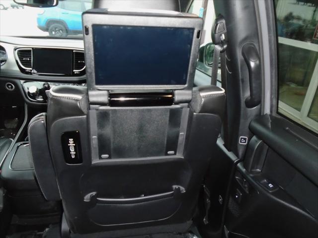 2023 Chrysler Pacifica Limited AWD