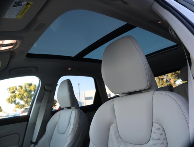 2025 Volvo XC60 Plug-In Hybrid T8 Ultra