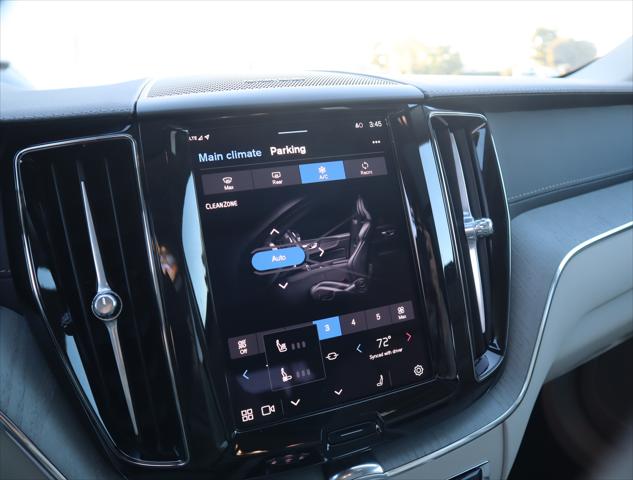 2025 Volvo XC60 Plug-In Hybrid T8 Ultra