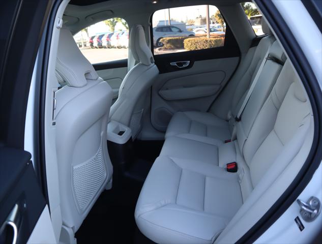 2025 Volvo XC60 Plug-In Hybrid T8 Ultra