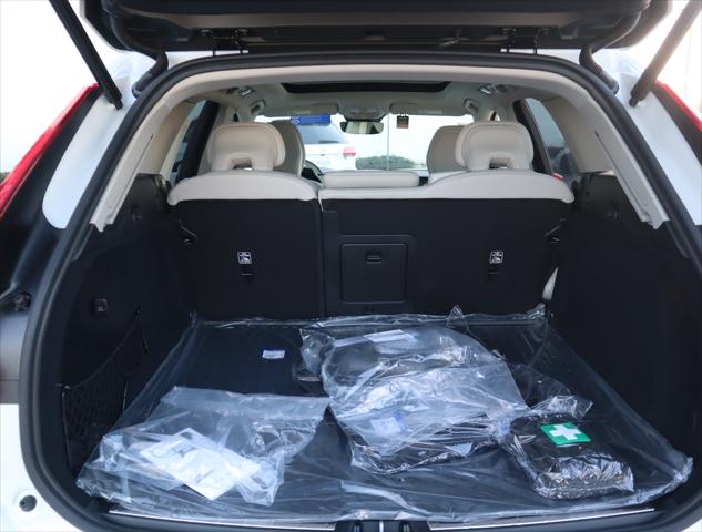 2025 Volvo XC60 Plug-In Hybrid T8 Ultra