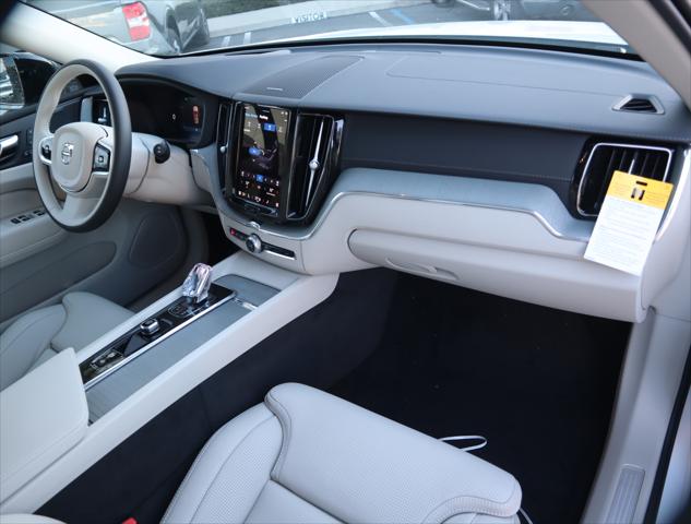 2025 Volvo XC60 Plug-In Hybrid T8 Ultra