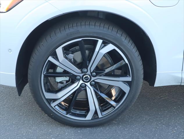 2025 Volvo XC60 Plug-In Hybrid T8 Ultra