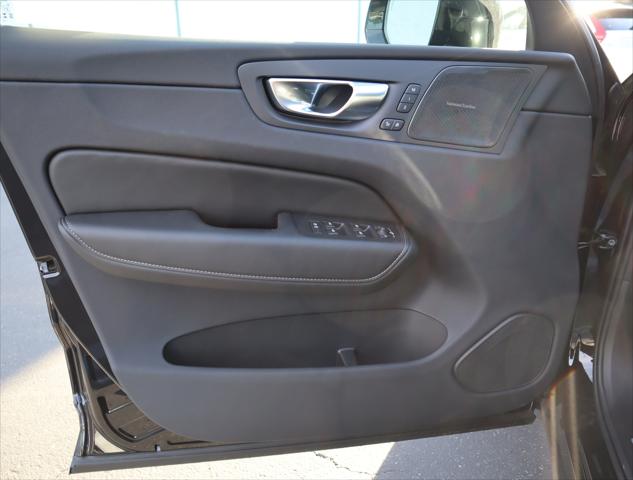 2025 Volvo XC60 Plug-In Hybrid T8 Ultra