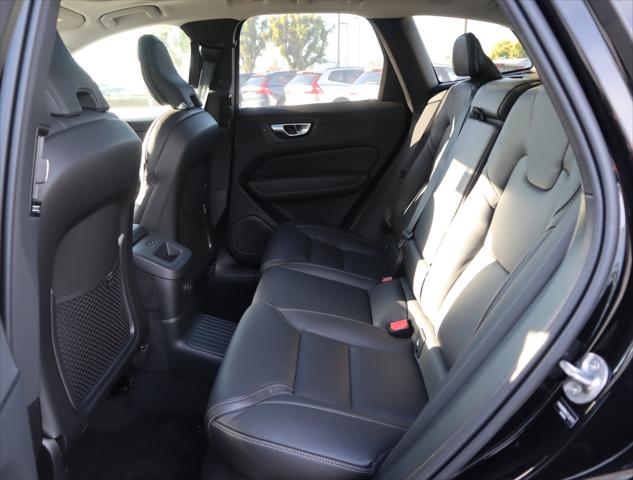 2025 Volvo XC60 Plug-In Hybrid T8 Ultra