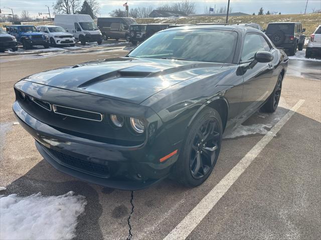 2016 Dodge Challenger SXT Plus