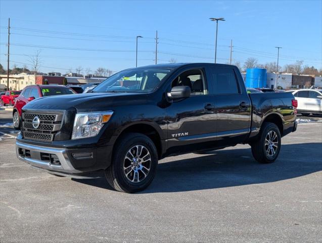 2022 Nissan TITAN Crew Cab SV 4x4