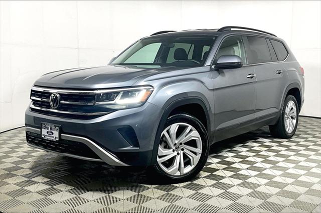 Used 2022 Volkswagen Atlas SE w/Tech with VIN 1V2HR2CAXNC543871 for sale in Olive Branch, MS
