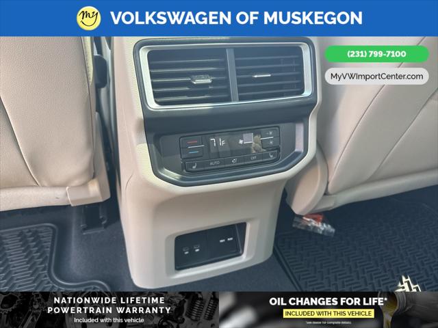 2025 Volkswagen Atlas 2.0T SEL Premium R-Line