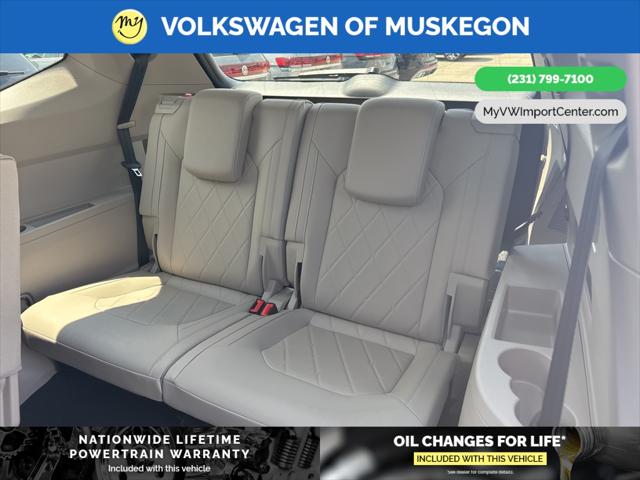 2025 Volkswagen Atlas 2.0T SEL Premium R-Line