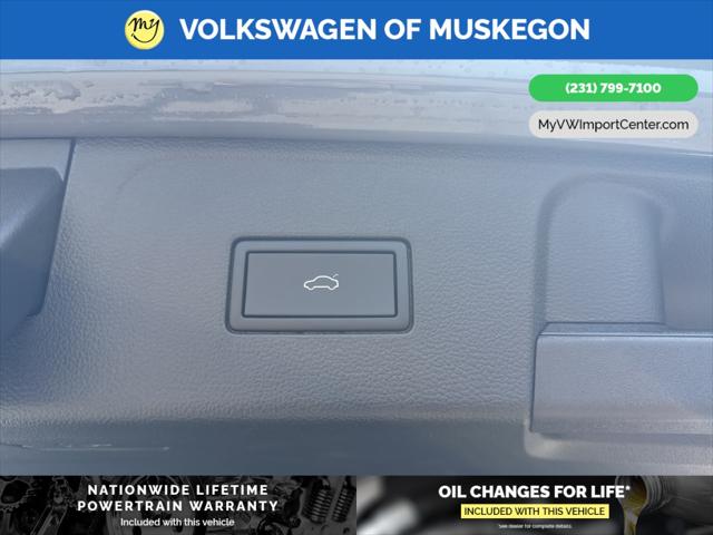 2025 Volkswagen Atlas 2.0T SEL Premium R-Line