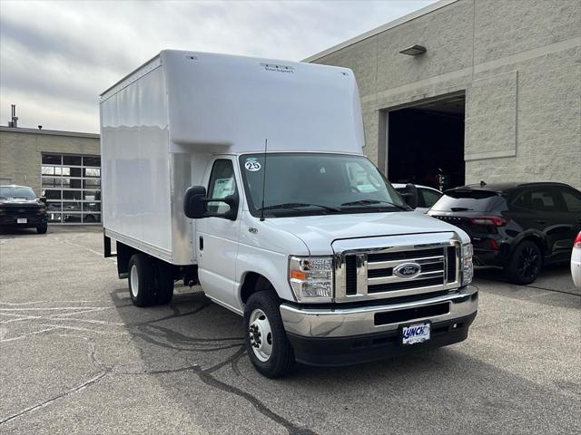 2025 Ford E-350 Cutaway Base
