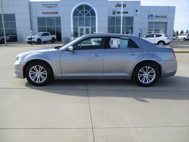 2016 Chrysler 300C Base