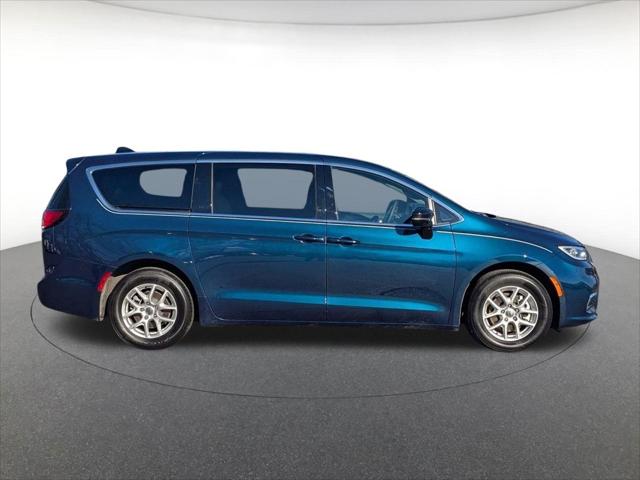 2025 Chrysler Pacifica PACIFICA SELECT