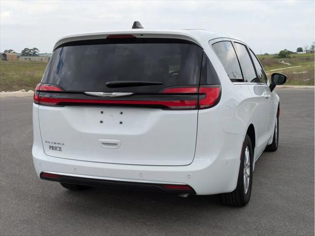 2025 Chrysler Pacifica PACIFICA SELECT