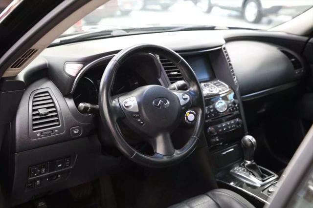 2016 INFINITI QX70 3.7 Sport Utility 4D