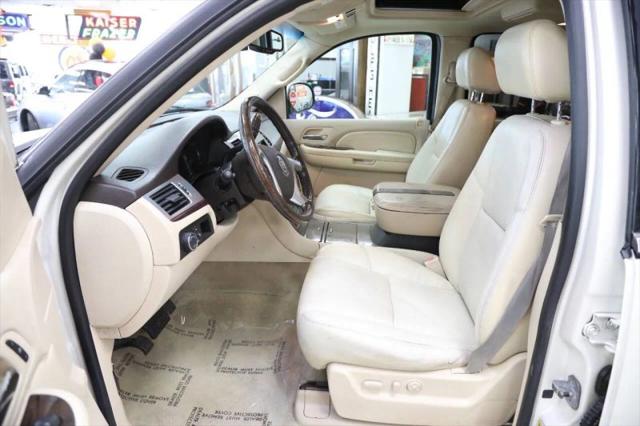 2007 Cadillac Escalade Standard
