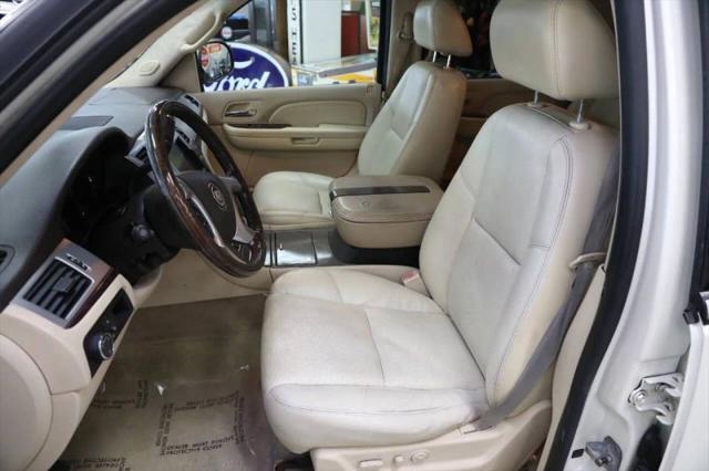 2007 Cadillac Escalade Standard