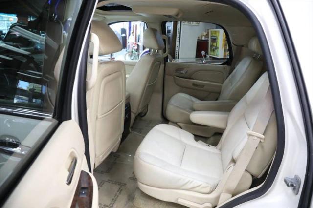 2007 Cadillac Escalade Standard