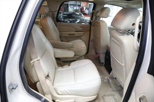 2007 Cadillac Escalade Standard