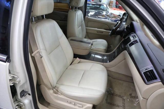 2007 Cadillac Escalade Standard
