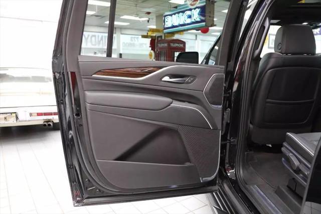 2023 Cadillac Escalade ESV 4WD Premium Luxury