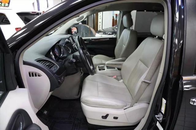 2014 Chrysler Town & Country Touring