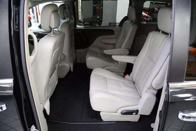 2014 Chrysler Town & Country Touring