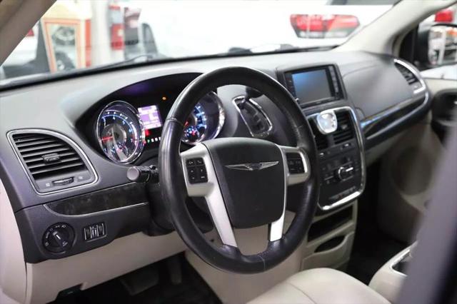 2014 Chrysler Town & Country Touring