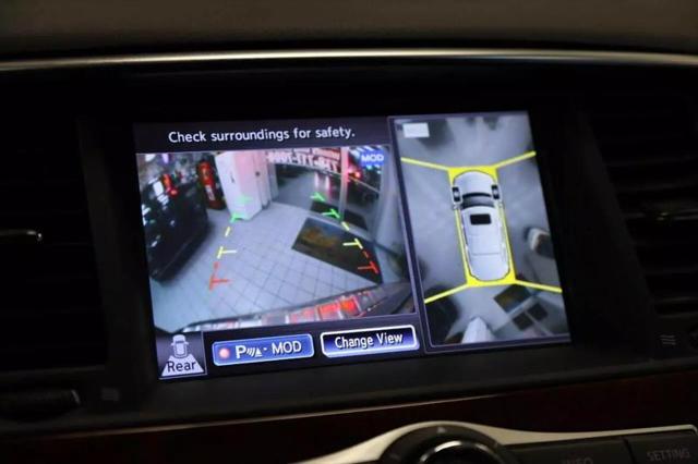 2017 INFINITI QX80 Sport Utility 4D