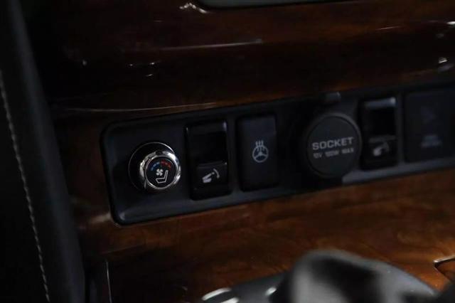 2017 INFINITI QX80 Sport Utility 4D