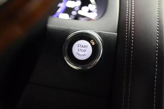 2017 INFINITI QX80 Sport Utility 4D