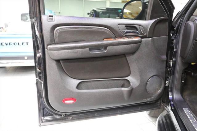 2007 Cadillac Escalade Standard
