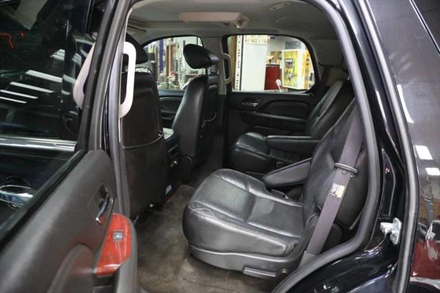 2007 Cadillac Escalade Standard
