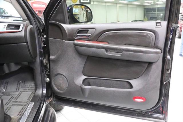 2007 Cadillac Escalade Standard
