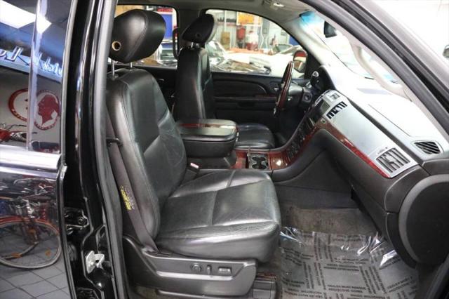 2007 Cadillac Escalade Standard