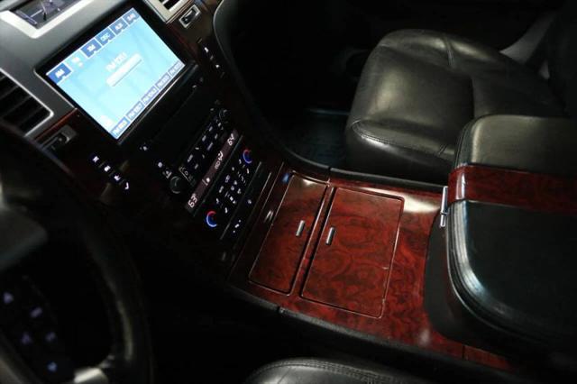 2007 Cadillac Escalade Standard