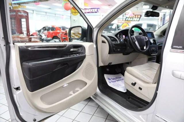 2011 Chrysler Town & Country Touring-L